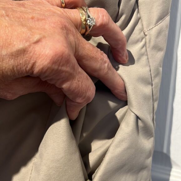 ‎Kirkland Signature Brown/Cream Reversible Vest Size S - Picture 12 of 13